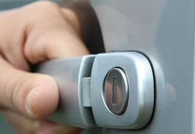 Little Village Locksmith Store Sarasota, FL 941-677-7272 - 21-unlock-car